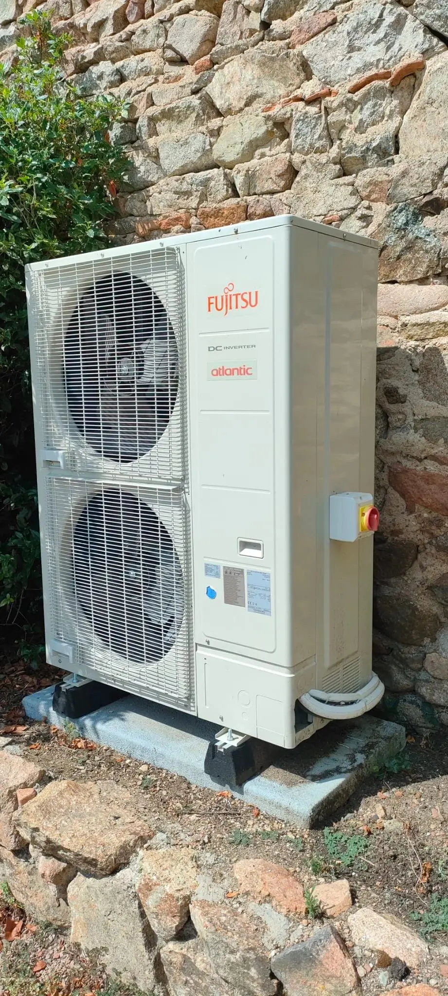 PAC Fujitsu Atlantic DC Inverter double ventilateur – ferme rénovée Auvergne-Rhône-Alpes